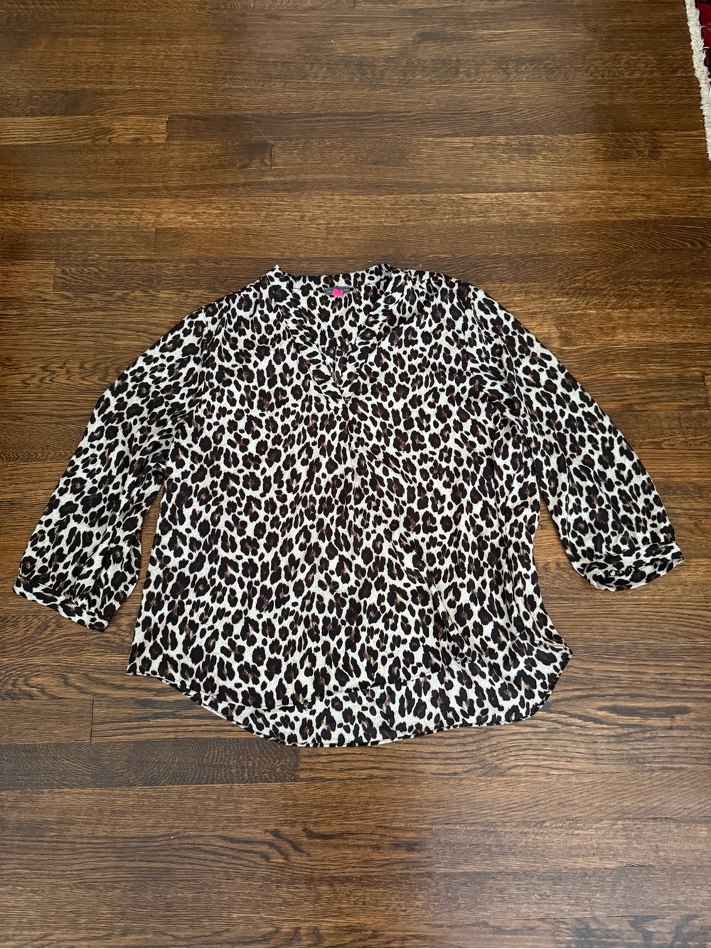 Vince Camuto Leopard Print V-Neck Blouse - Black & White